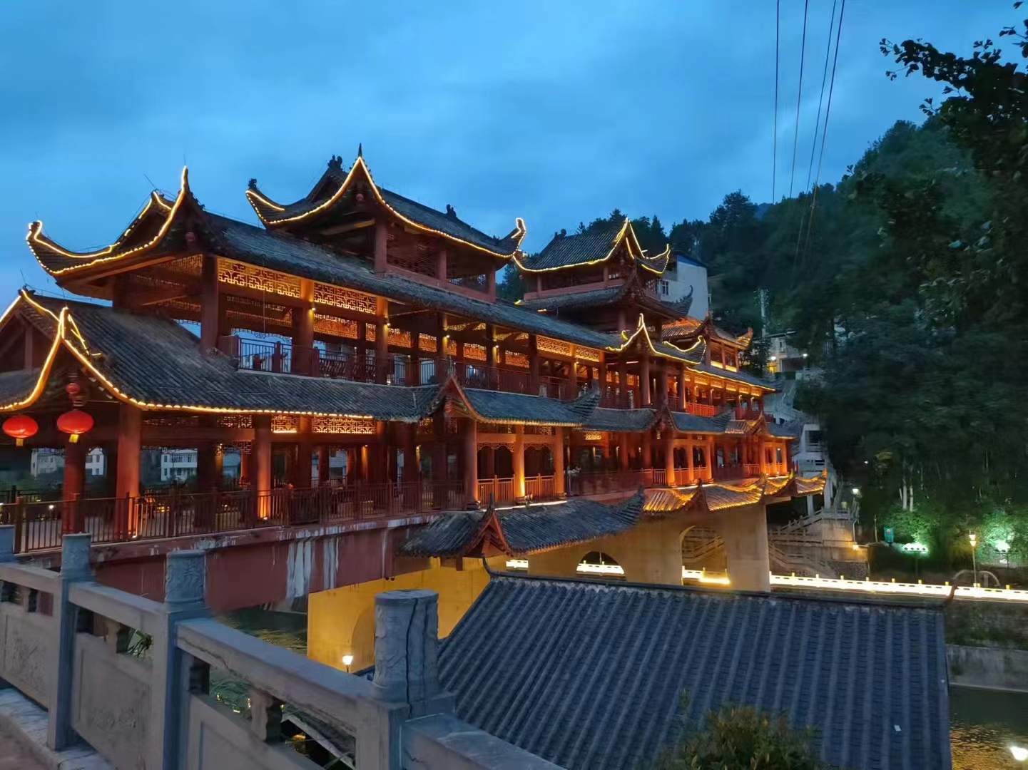 湖北恩施鹤峰县河道景观泛光照明1.jpg